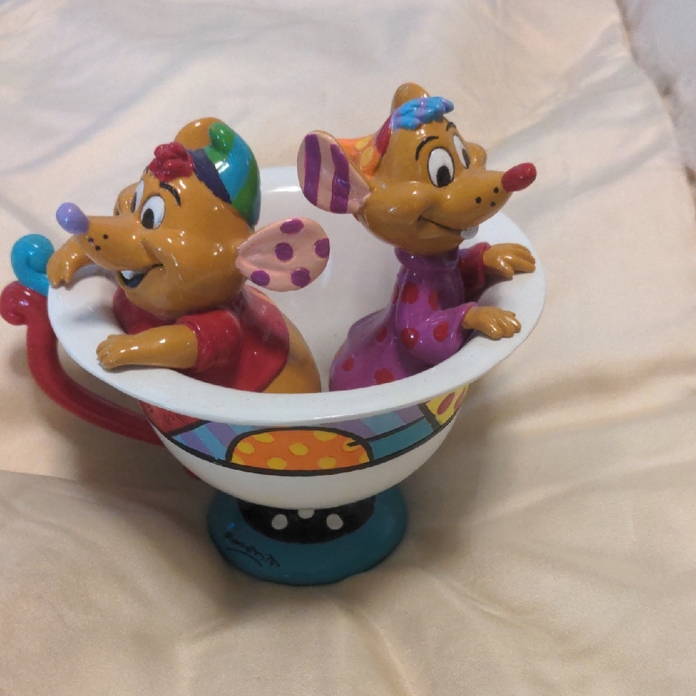 Disney Colorful Mouse Teacup Toy